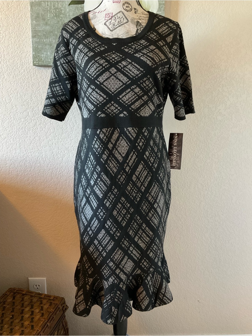 Nina Leonard Black and Beige 
Diamond-Pattern Midi Dress with Flounce Hem Size L